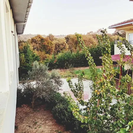 Ahmet Teacher Hotel, 5 Minutes From The Airport