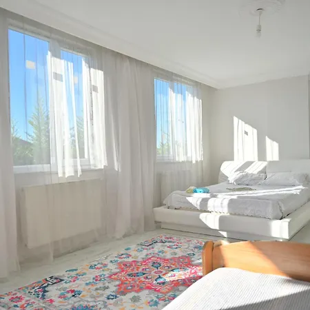 Ahmet Teacher Hotel, 5 Minutes From The Airport Arnavutkoy