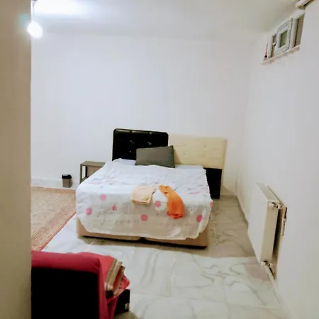 Ahmet Teacher Hotel, 5 Minutes From The Airport *