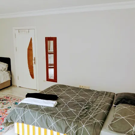 Ahmet Teacher Hotel, 5 Minutes From The Airport Arnavutkoy