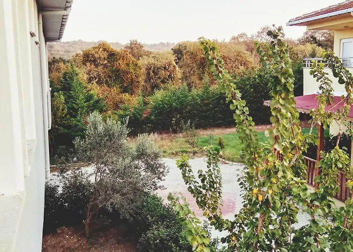 Ahmet Teacher Hotel, 5 Minutes From The Airport