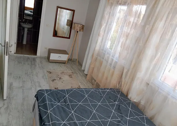 Ahmet Teacher Hotel, 5 Minutes From The Airport Szálloda Arnavutköy